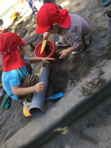 3歳児ちゅうりっぷ組　のんびり園庭遊び